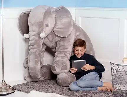 Grands éléphants en peluche